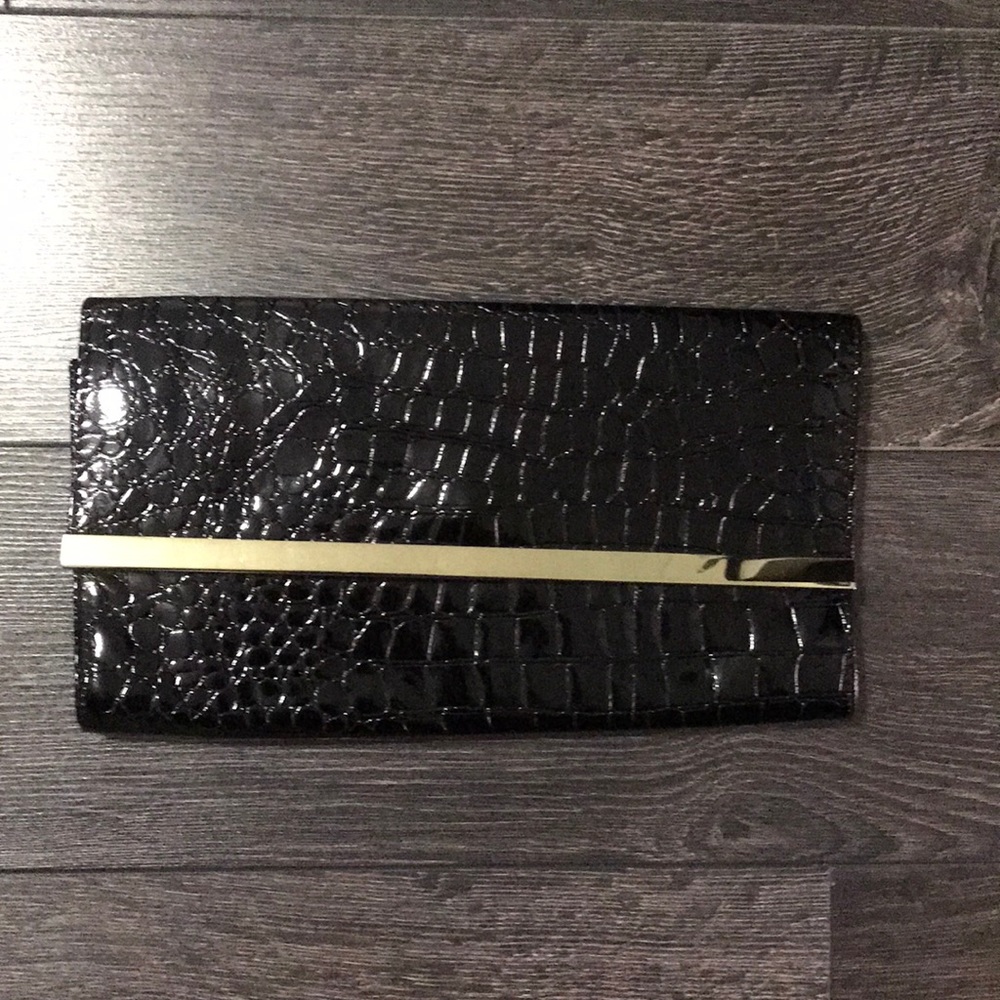 ALDO clutch